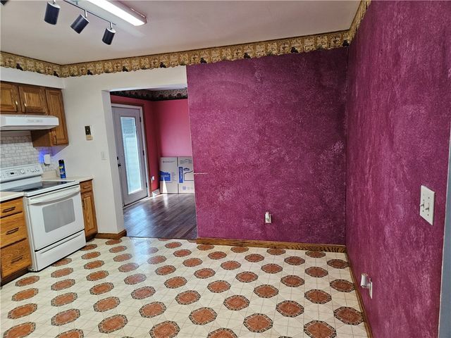 7715 Lamor Road, Jefferson Twp, PA 16137