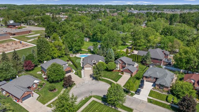 8303 Frederick Drive, Washington, MI 48094