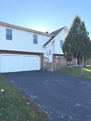 651 Chesapeake Drive, Bolingbrook, IL 60440