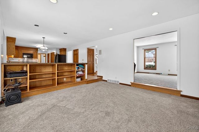 2788 Hiltonwood Rd, Lysander, NY 13027