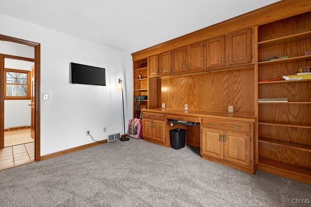 2788 Hiltonwood Rd, Lysander, NY 13027