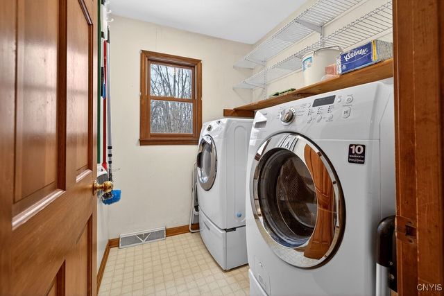 2788 Hiltonwood Rd, Lysander, NY 13027