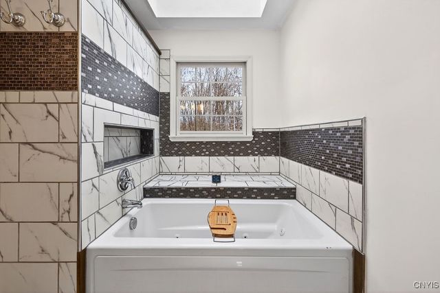 2788 Hiltonwood Rd, Lysander, NY 13027