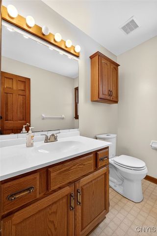 2788 Hiltonwood Rd, Lysander, NY 13027