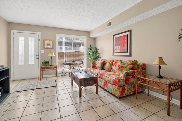 409 28th Ave S Apt 4, North Myrtle Beach, SC 29582