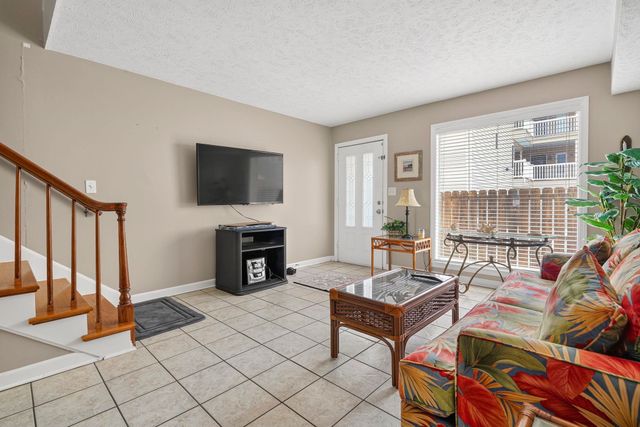 409 28th Ave S Apt 4, North Myrtle Beach, SC 29582