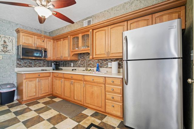409 28th Ave S Apt 4, North Myrtle Beach, SC 29582