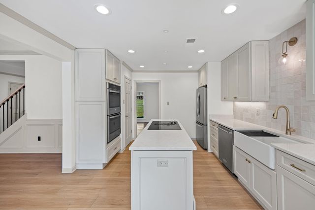 10661 CHAPEL HILL RD, Lakeland, TN 38002