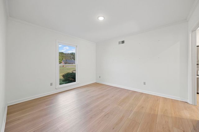 10661 CHAPEL HILL RD, Lakeland, TN 38002