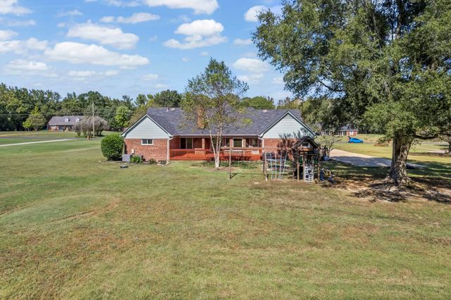 10661 CHAPEL HILL RD, Lakeland, TN 38002