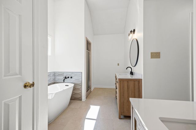 10661 CHAPEL HILL RD, Lakeland, TN 38002