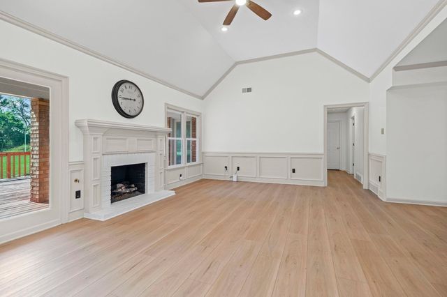 10661 CHAPEL HILL RD, Lakeland, TN 38002