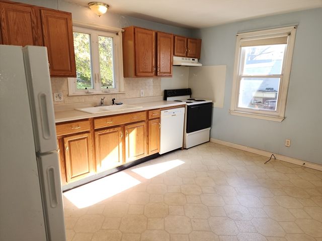 800 Mckinstry Ave, Chicopee, MA 01020