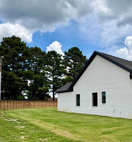 1 Dragonfly Cove, Greenbrier, AR 72058