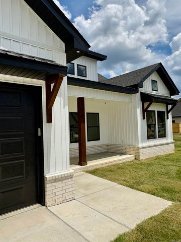 1 Dragonfly Cove, Greenbrier, AR 72058