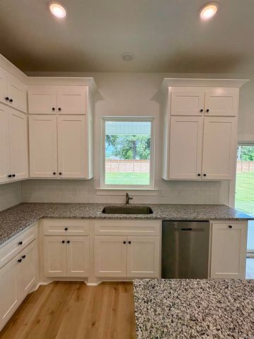 1 Dragonfly Cove, Greenbrier, AR 72058