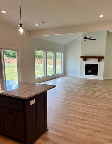 1 Dragonfly Cove, Greenbrier, AR 72058