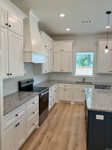 1 Dragonfly Cove, Greenbrier, AR 72058