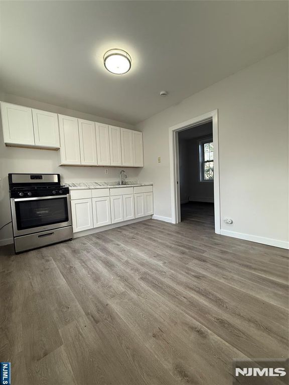 113 Banta 1, Garfield, NJ 07026