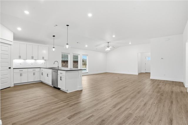 2812 Buckside Street, Springdale, AR 72762