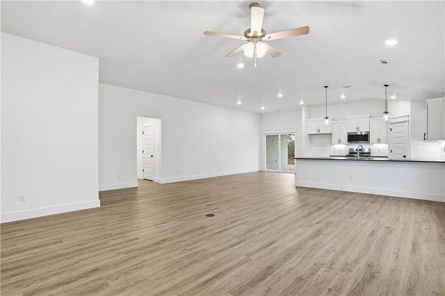 2812 Buckside Street, Springdale, AR 72762