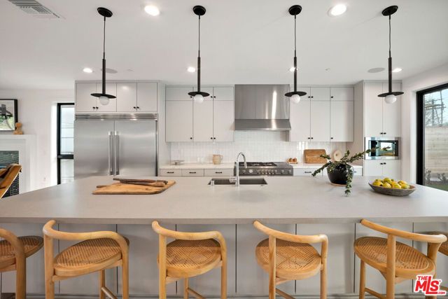 1609 N Coronado Street, Los Angeles, CA 90026