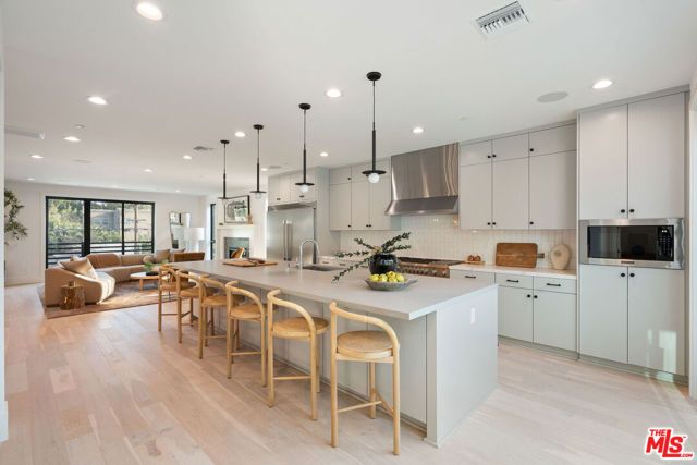 1609 N Coronado Street, Los Angeles, CA 90026