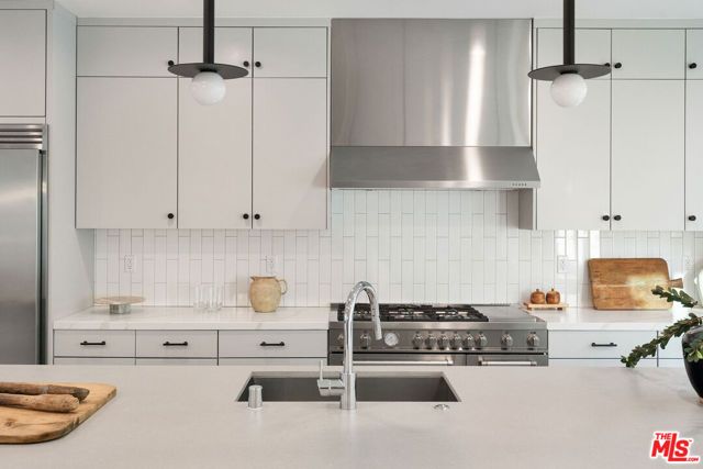 1609 N Coronado Street, Los Angeles, CA 90026