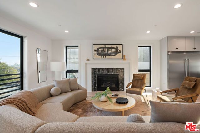 1609 N Coronado Street, Los Angeles, CA 90026