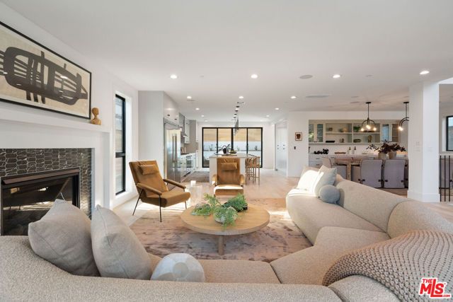 1609 N Coronado Street, Los Angeles, CA 90026