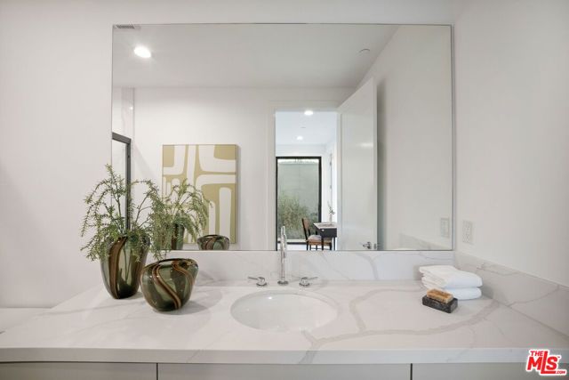 1609 N Coronado Street, Los Angeles, CA 90026