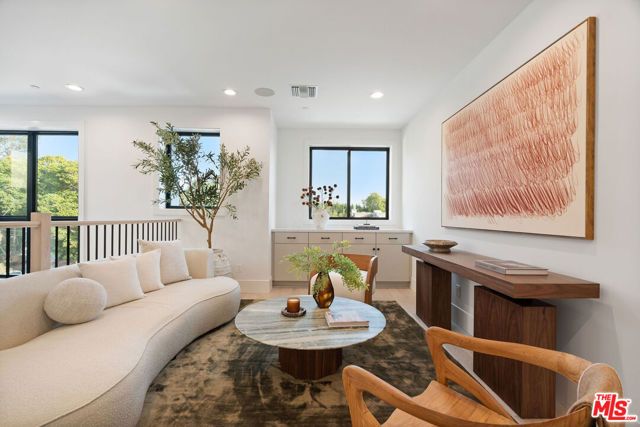 1609 N Coronado Street, Los Angeles, CA 90026