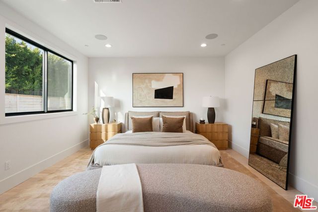 1609 N Coronado Street, Los Angeles, CA 90026