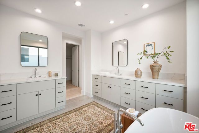 1609 N Coronado Street, Los Angeles, CA 90026