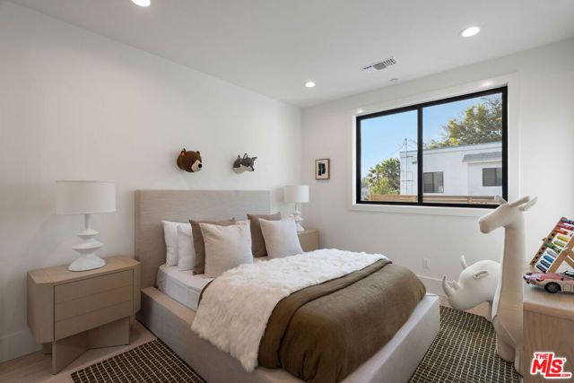 1609 N Coronado Street, Los Angeles, CA 90026