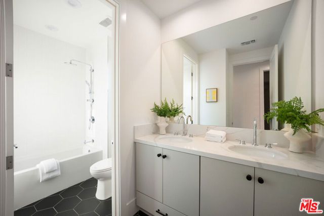 1609 N Coronado Street, Los Angeles, CA 90026