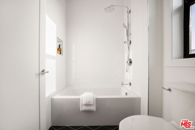 1609 N Coronado Street, Los Angeles, CA 90026