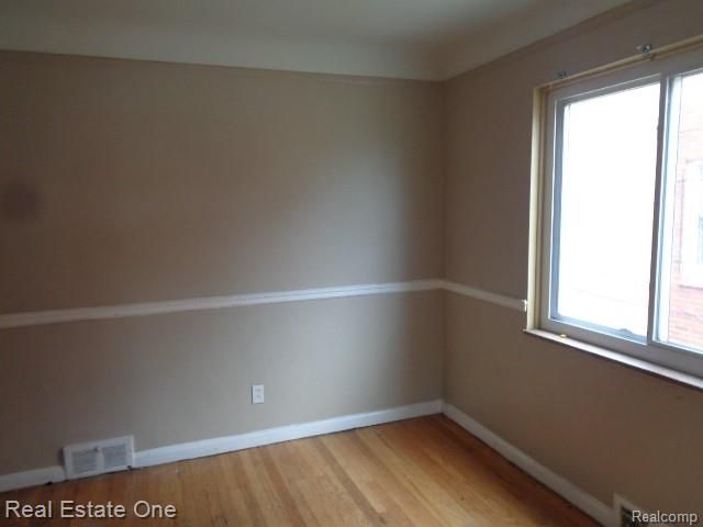 18927 Stansbury Street, Detroit, MI 48235