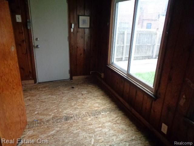 18927 Stansbury Street, Detroit, MI 48235