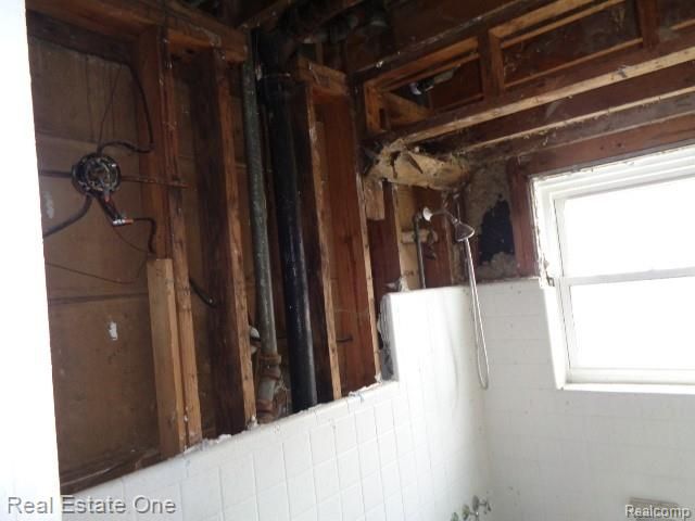 18927 Stansbury Street, Detroit, MI 48235