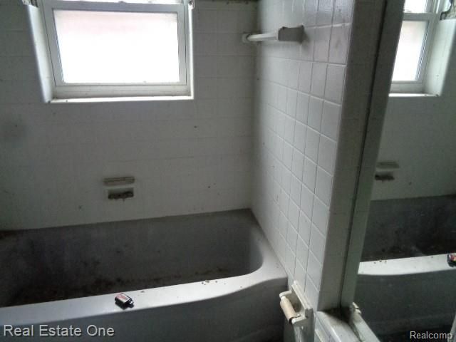 18927 Stansbury Street, Detroit, MI 48235