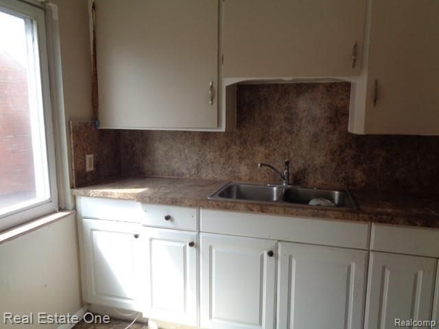 18927 Stansbury Street, Detroit, MI 48235