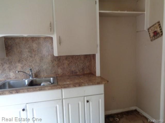 18927 Stansbury Street, Detroit, MI 48235