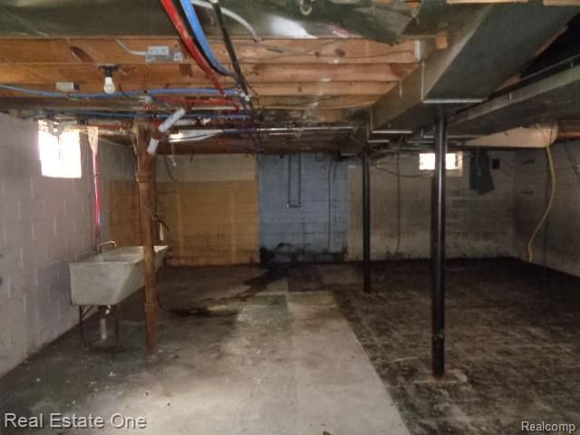 18927 Stansbury Street, Detroit, MI 48235