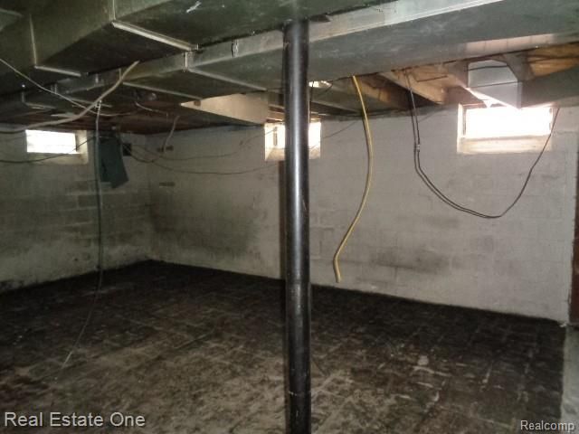 18927 Stansbury Street, Detroit, MI 48235