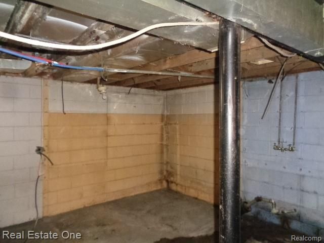 18927 Stansbury Street, Detroit, MI 48235