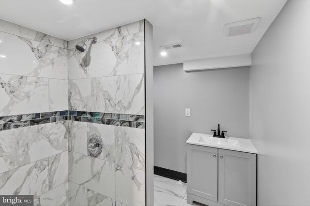 3807 OLD YORK RD, Baltimore, MD 21218