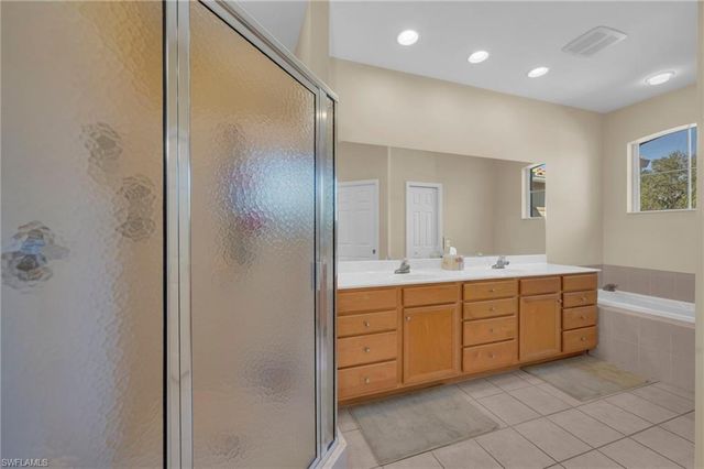 8470 Danbury BLVD 201, Naples, FL 34120