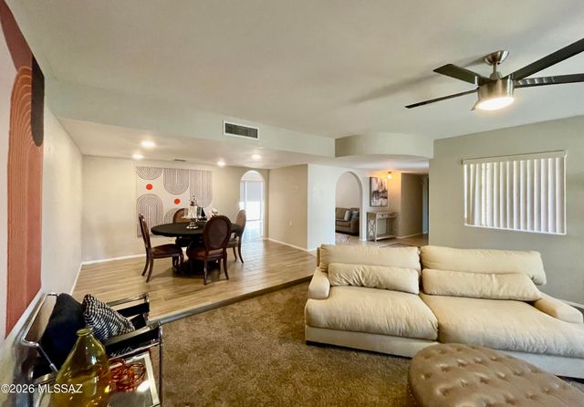 2434 N Shade Tree Circle, Tucson, AZ 85715