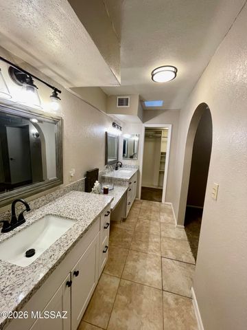 2434 N Shade Tree Circle, Tucson, AZ 85715